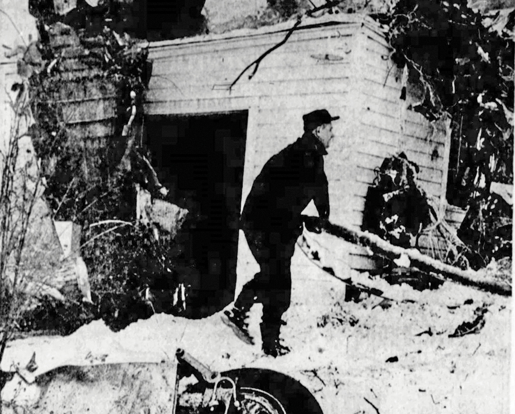 The 1961 plane crash on Country Club Boulevard - Vimarsana News